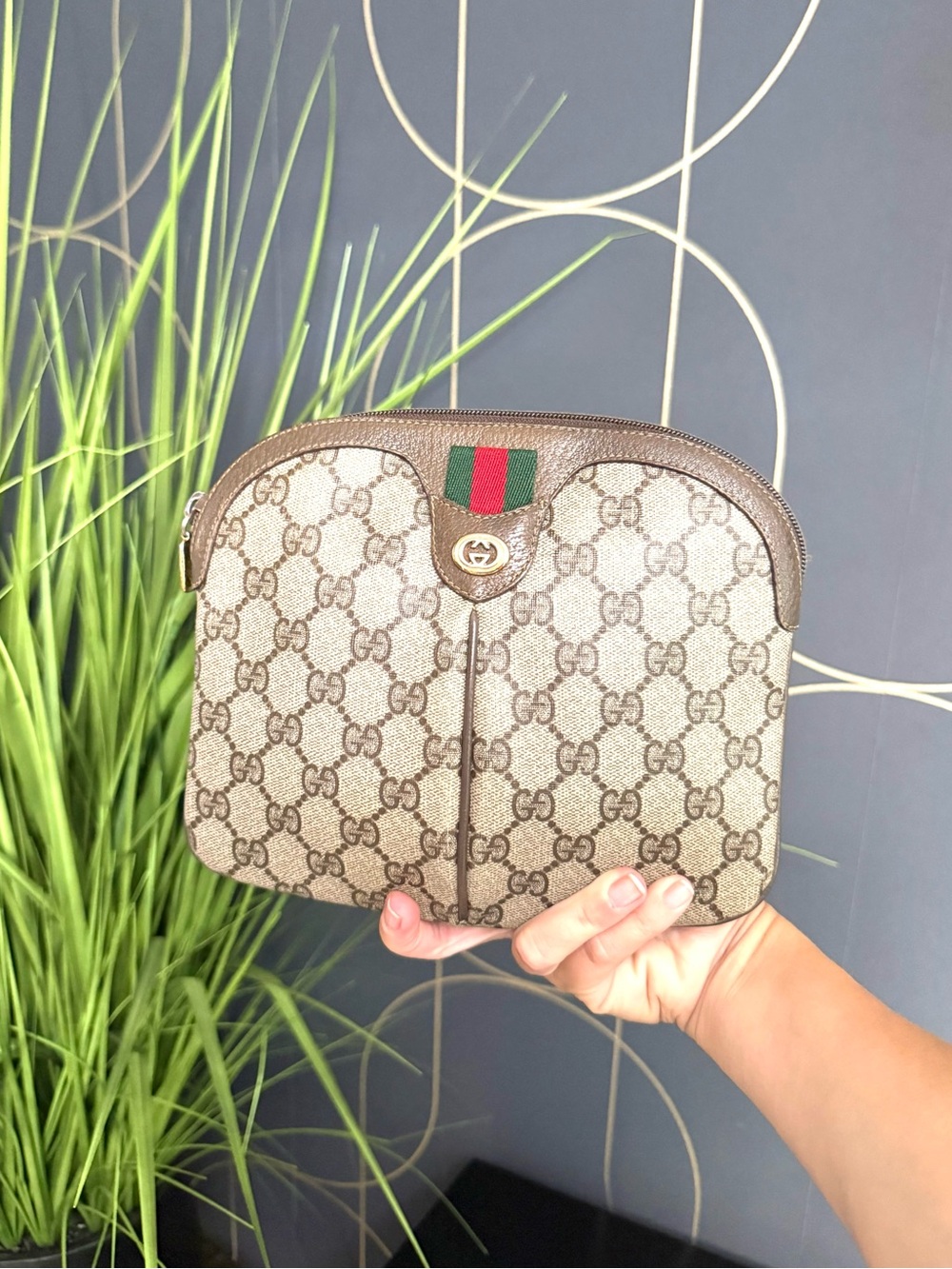 Authentic Gucci brown monogram supreme canvas crossbody bag red green accents GG - Picture 3 of 16